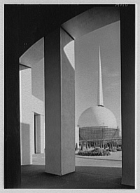 The Trylon and Perisphere almost post-WWII